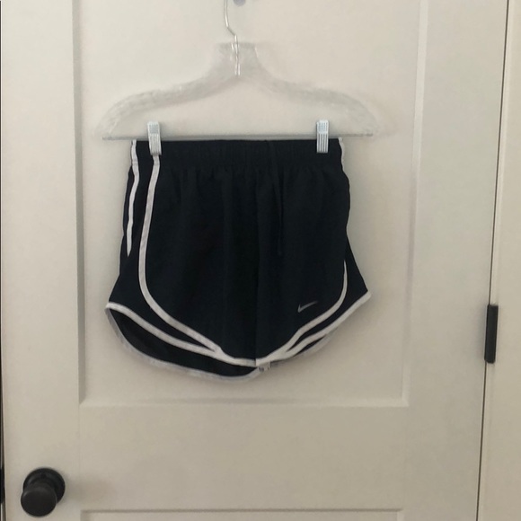 Black nike shorts - Picture 1 of 1